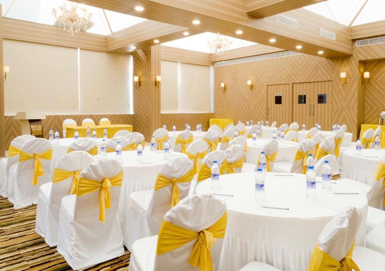Ss Lumina Hotel Bangalore Extérieur photo