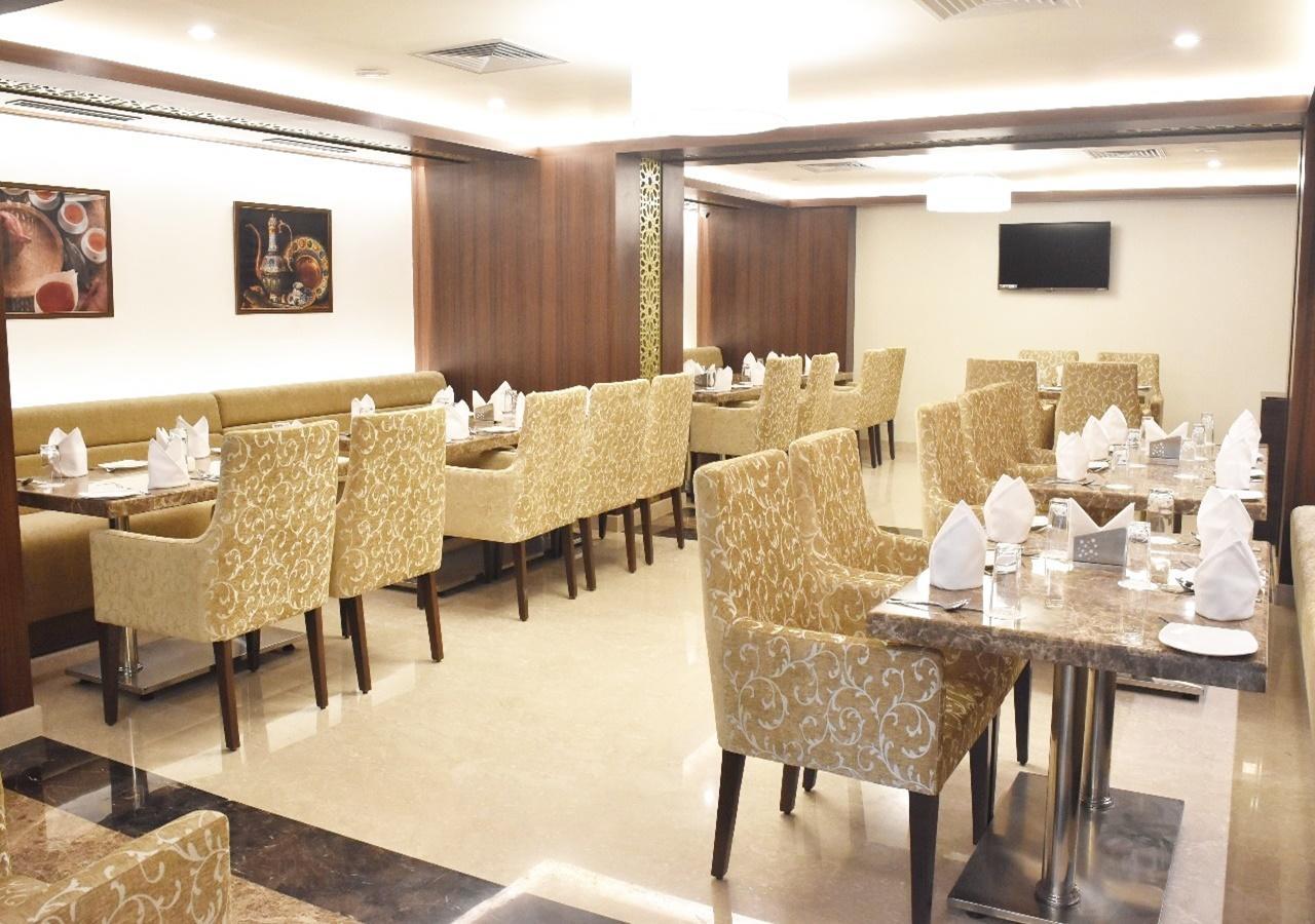 Ss Lumina Hotel Bangalore Extérieur photo