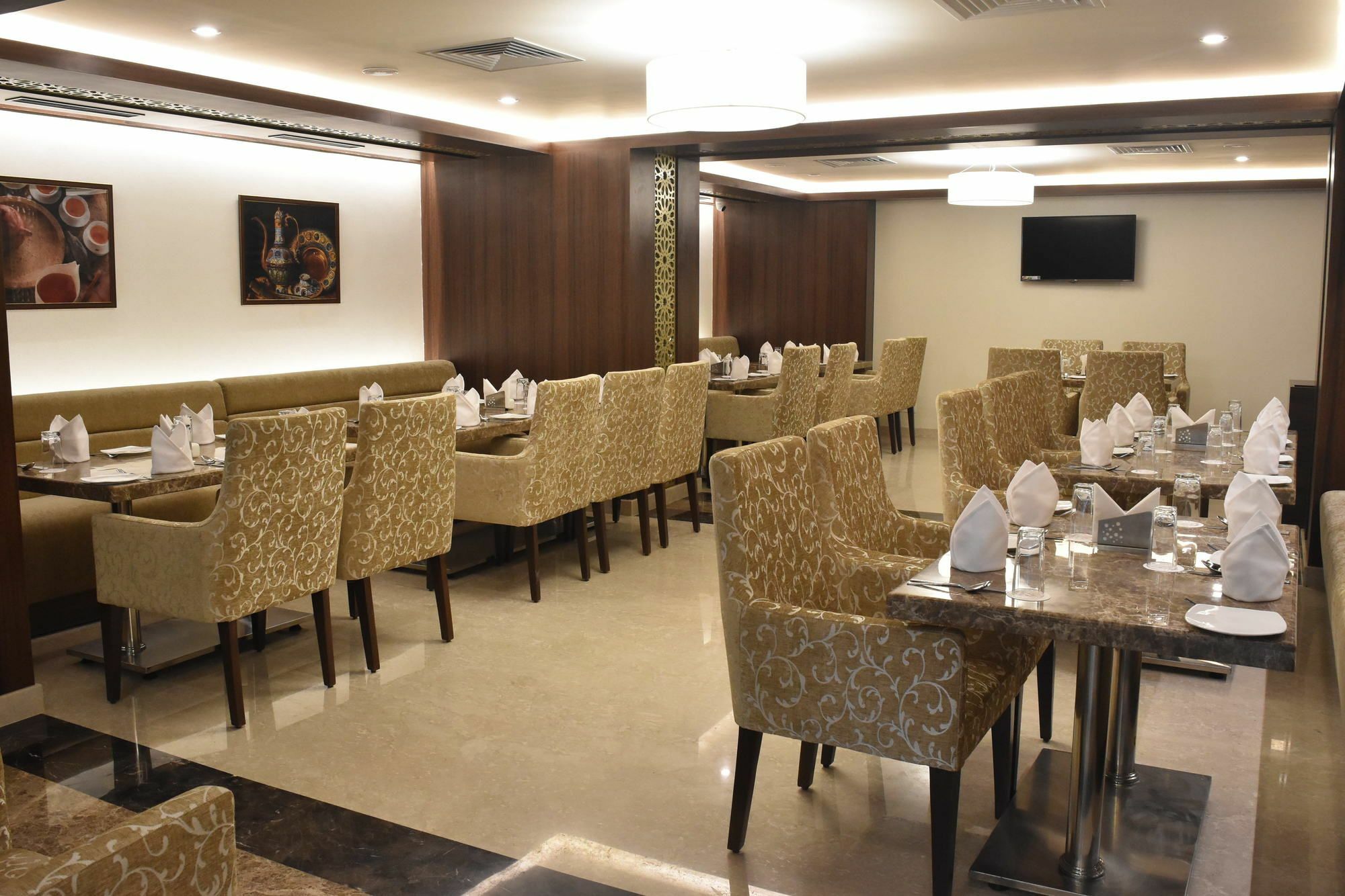 Ss Lumina Hotel Bangalore Extérieur photo