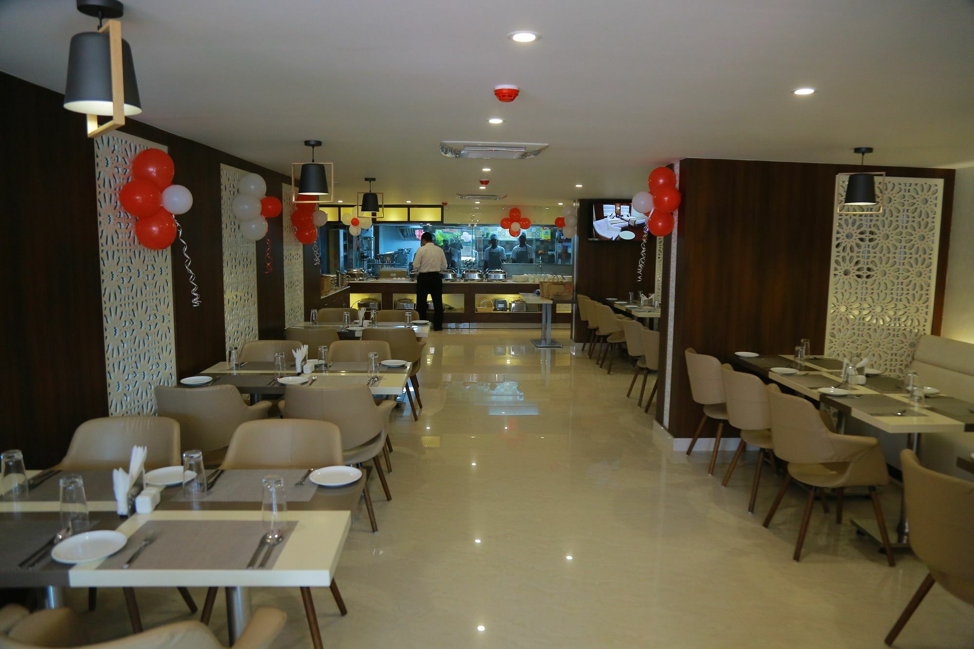 Ss Lumina Hotel Bangalore Extérieur photo
