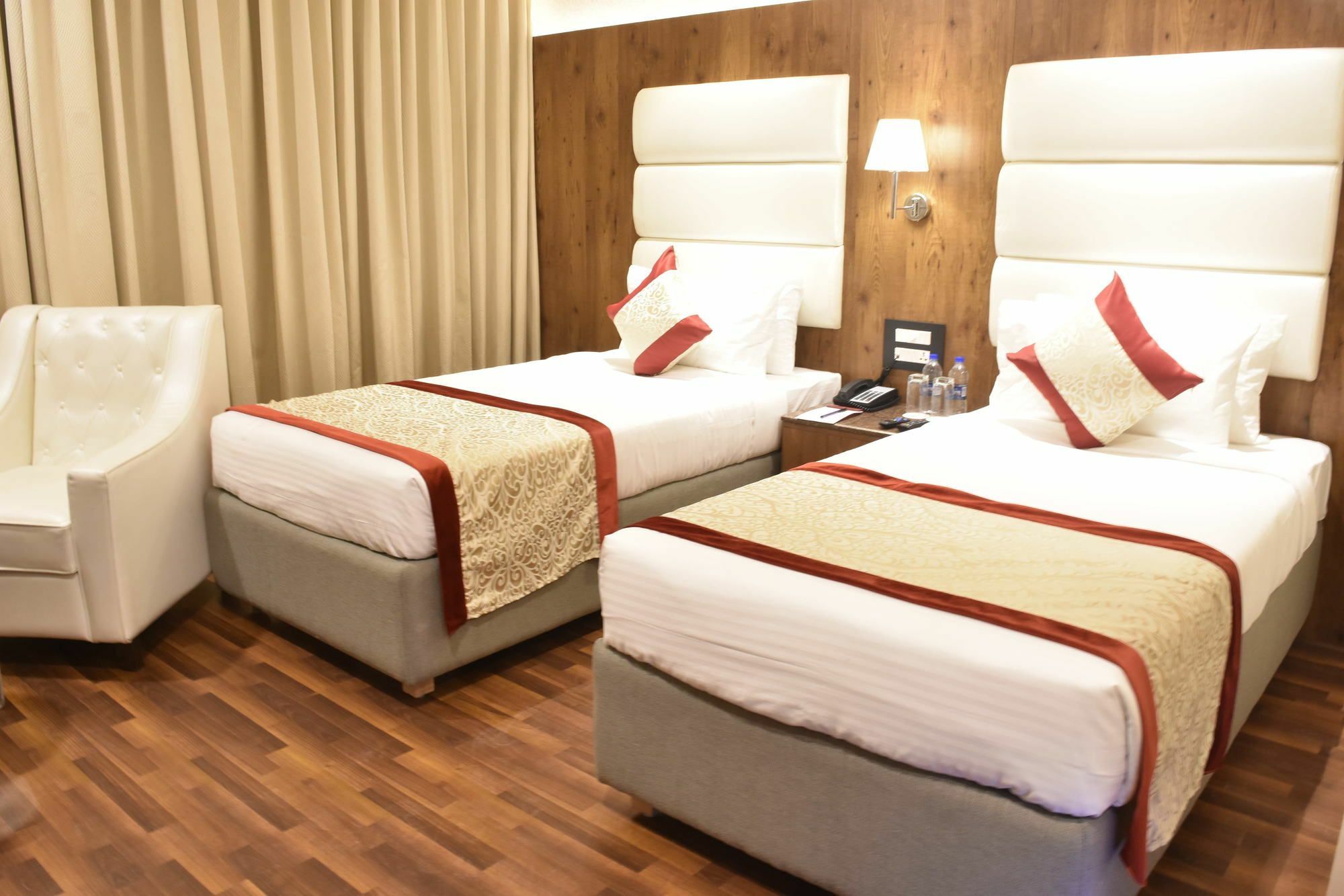 Ss Lumina Hotel Bangalore Extérieur photo