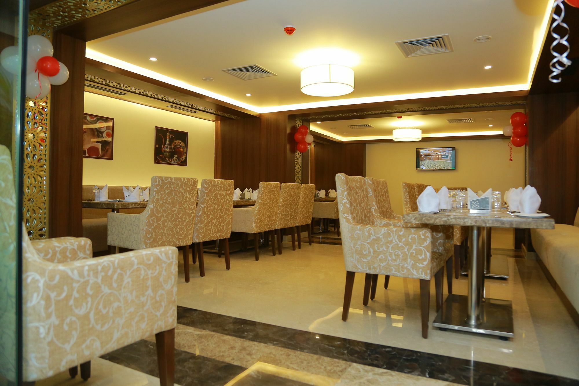 Ss Lumina Hotel Bangalore Extérieur photo