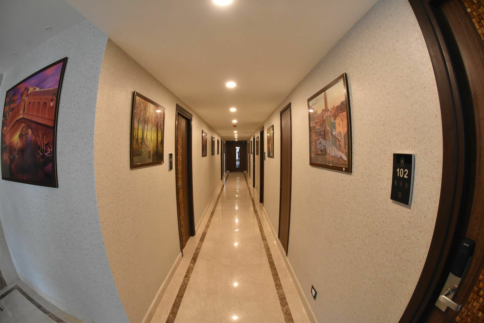 Ss Lumina Hotel Bangalore Extérieur photo